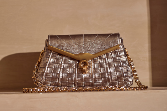 Bolsa Anna Elisa Mini Prata Envelhecida c/ Metal Dourado