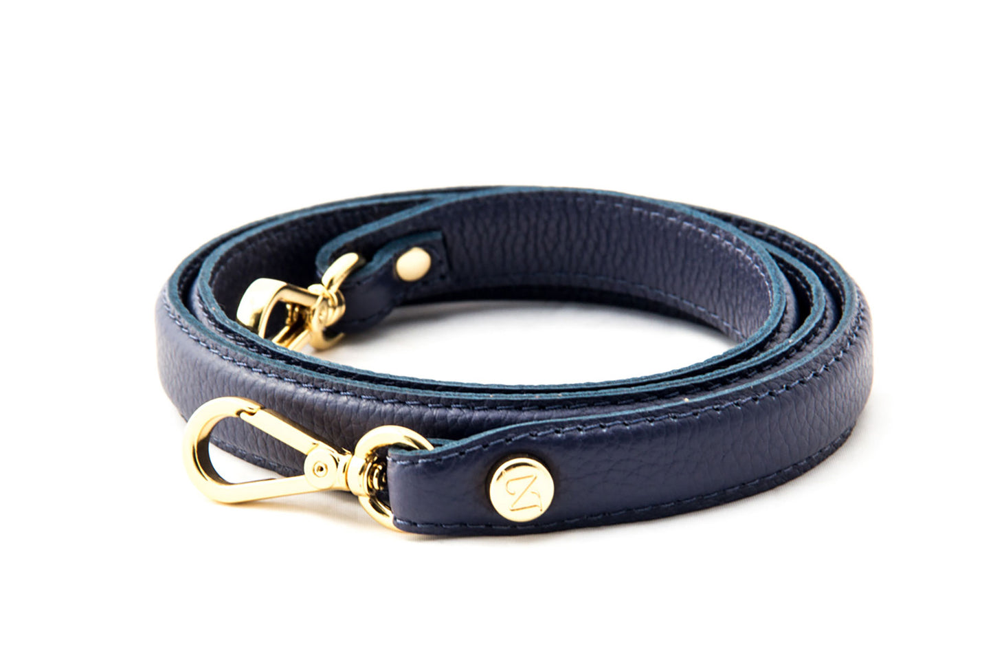 Toque personalizado, Produto de boutique, Moda de alta qualidade, Luxo contemporâneo, Estilo sofisticado, Elegância feminina, Detalhes artesanais, Designer de moda, Design exclusivo, Couro genuíno, Couro de primeira linha, Bolsa premium, Bolsa feminina de luxo, Bolsa feita à mão, Bolsa de grife, Bolsa de coleção, Bolsa artesanal, Artesanato de alta costura, Acessório de luxo