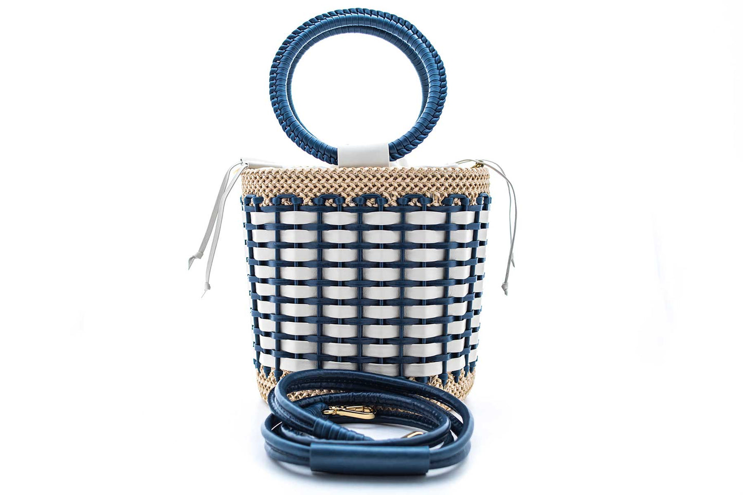 Toque personalizado, Produto de boutique, Moda de alta qualidade, Luxo contemporâneo, Estilo sofisticado, Elegância feminina, Detalhes artesanais, Designer de moda, Design exclusivo, Couro genuíno, Couro de primeira linha, Bolsa premium, Bolsa feminina de luxo, Bolsa feita à mão, Bolsa de grife, Bolsa de coleção, Bolsa artesanal, Artesanato de alta costura, Acessório de luxo