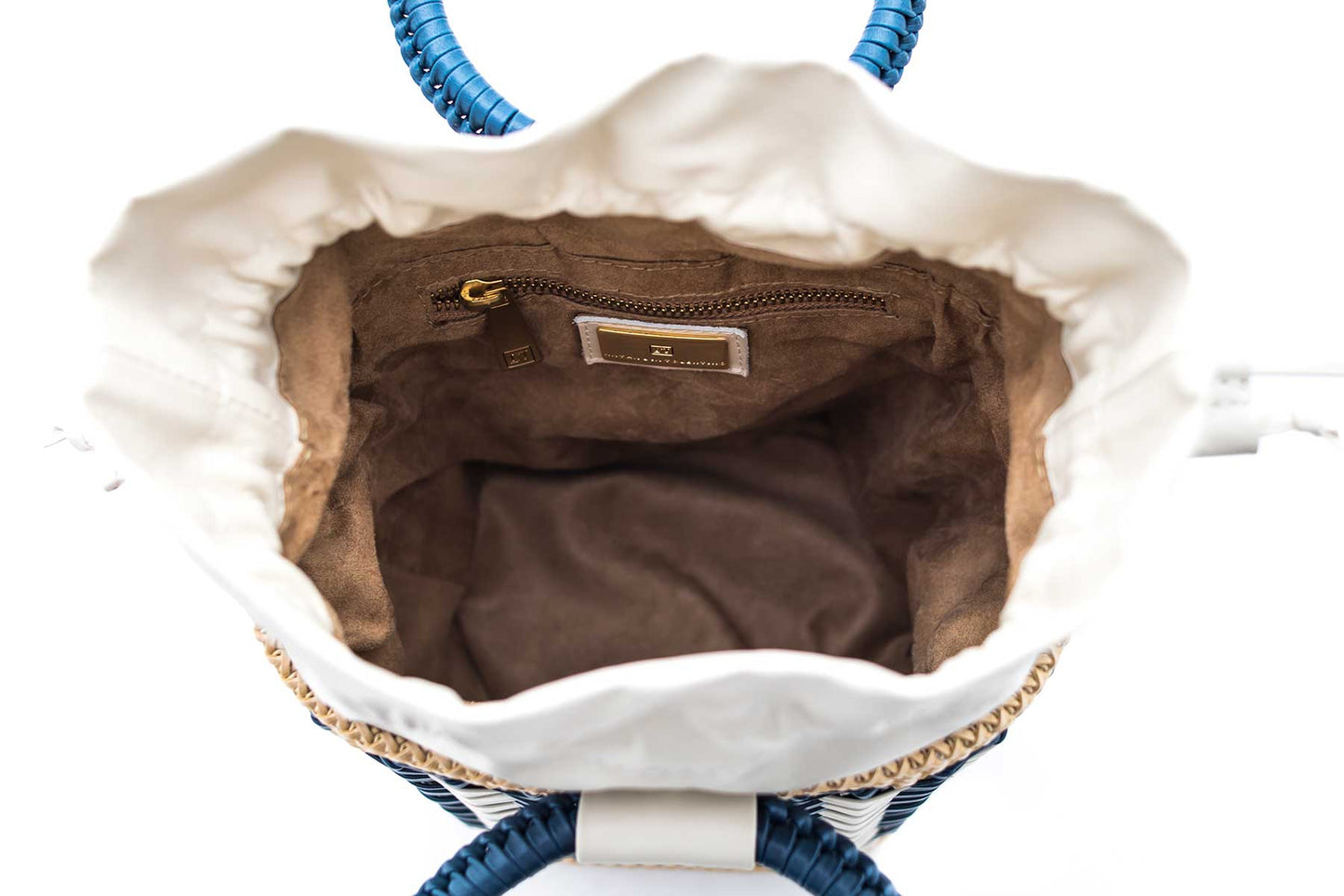 Toque personalizado, Produto de boutique, Moda de alta qualidade, Luxo contemporâneo, Estilo sofisticado, Elegância feminina, Detalhes artesanais, Designer de moda, Design exclusivo, Couro genuíno, Couro de primeira linha, Bolsa premium, Bolsa feminina de luxo, Bolsa feita à mão, Bolsa de grife, Bolsa de coleção, Bolsa artesanal, Artesanato de alta costura, Acessório de luxo