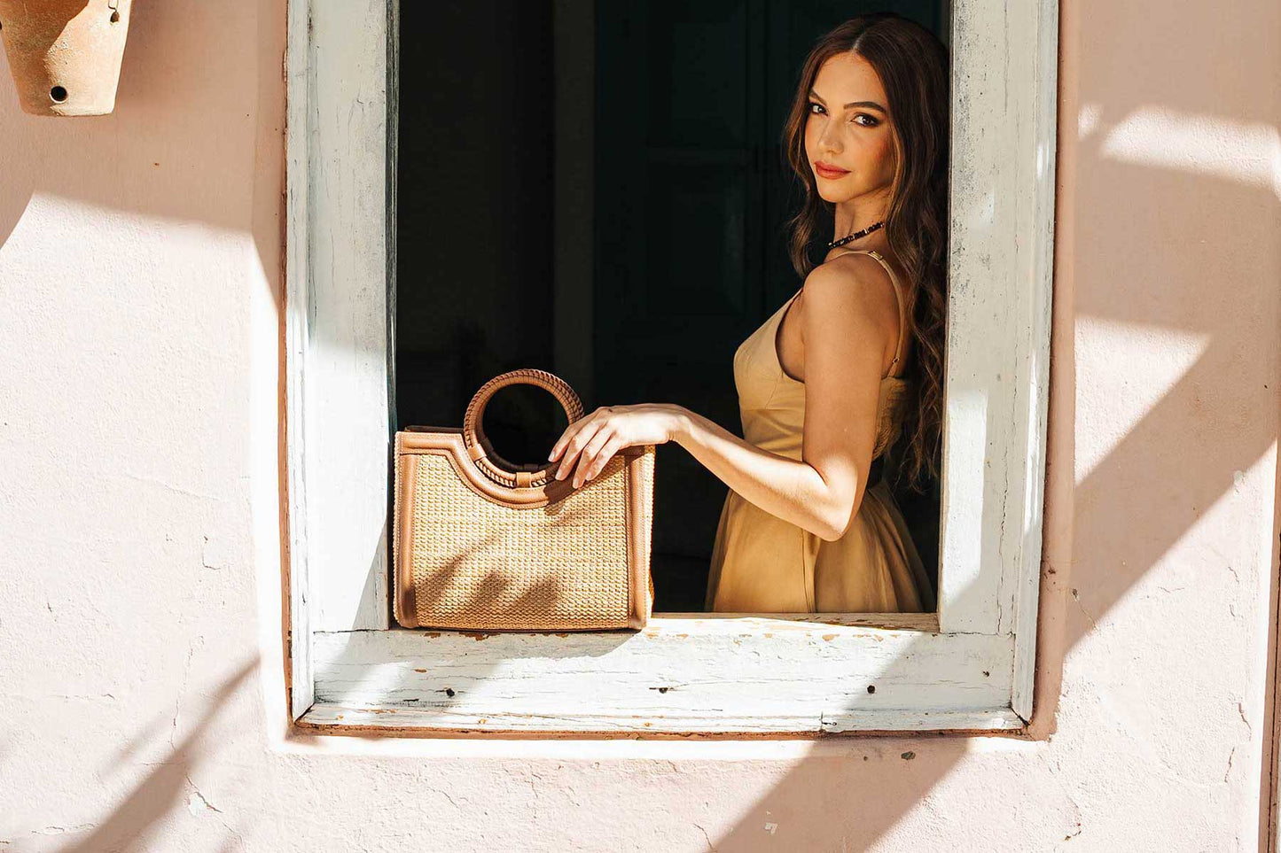 Bolsa Marcela Mini Ráfia Natural c/ Avelã