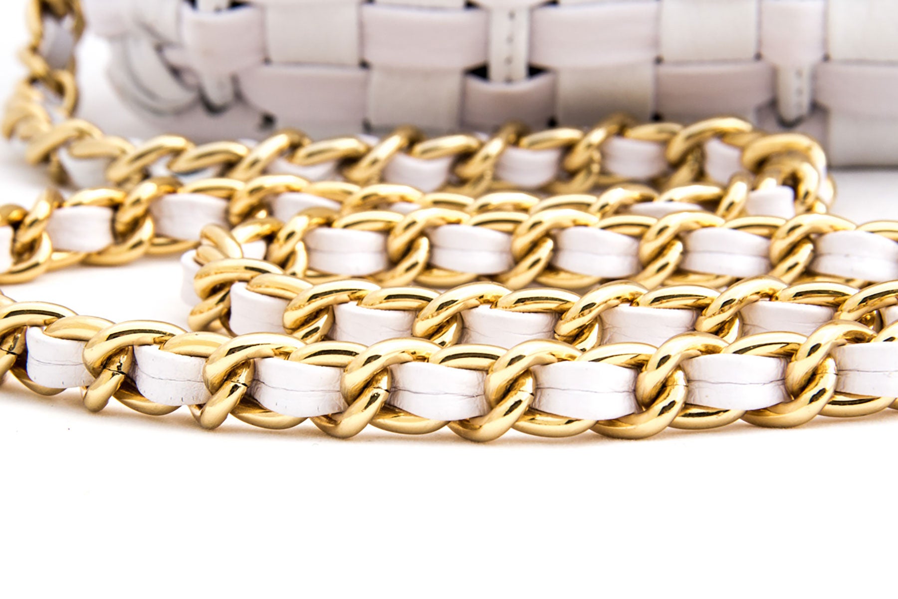 Toque personalizado, Produto de boutique, Moda de alta qualidade,Luxo contemporâneo, Estilo sofisticado, Elegância feminina, Detalhes artesanais, Designer de moda, Design exclusivo, Couro genuíno, Couro de primeira linha, Bolsa premium, Bolsa feminina de luxo, Bolsa feita à mão, Bolsa de grife, Bolsa de coleção, Bolsa artesanal, Artesanato de alta costura, Acessório de luxo