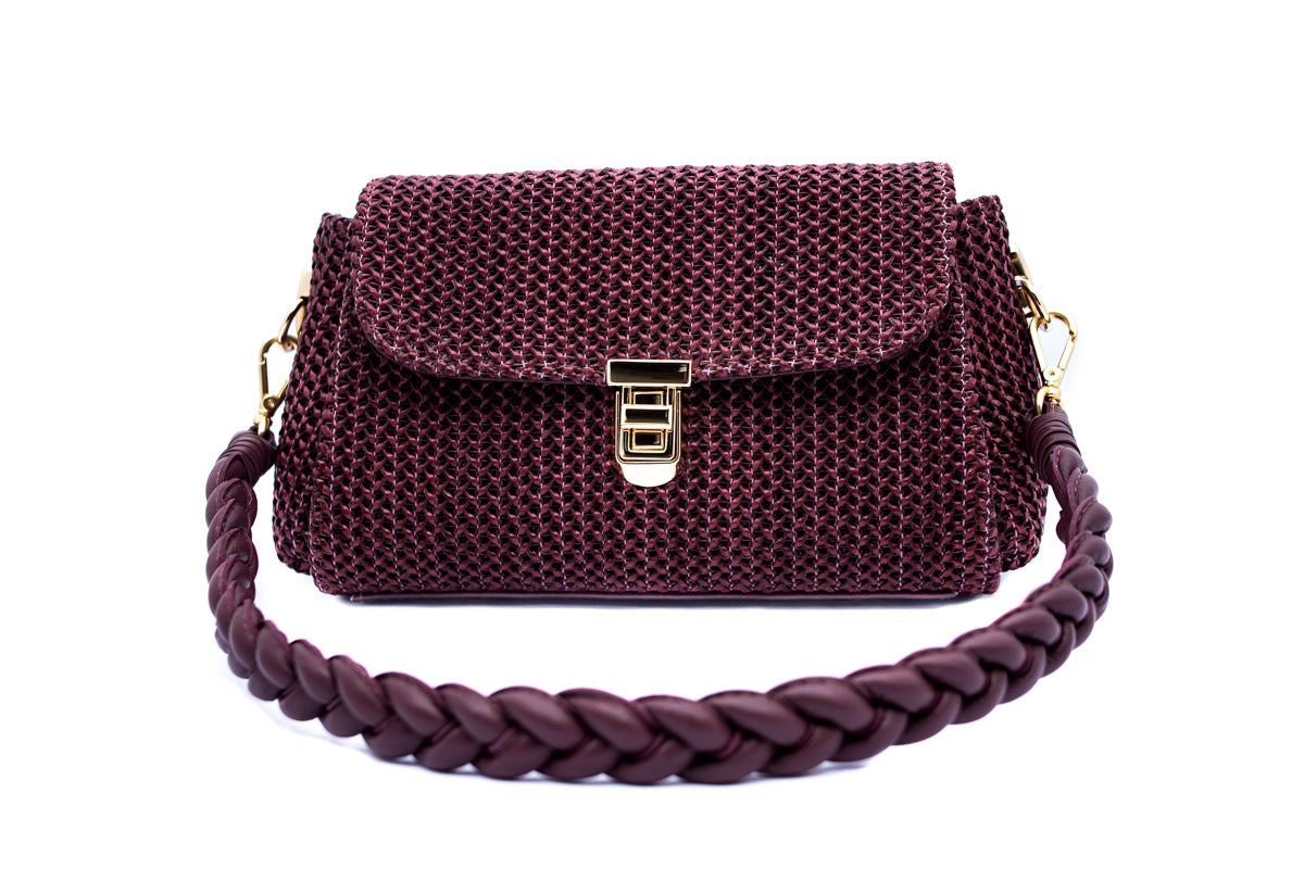 Produto de boutique, Moda de alta qualidade, Luxo contemporâneo, Estilo sofisticado, Elegância feminina, Detalhes artesanais, Designer de moda, Design exclusivo, Couro genuíno, Couro de primeira linha, Bolsa premium, Bolsa feminina de luxo, Bolsa feita à mão, Bolsa de grife, Bolsa de coleção, Bolsa artesanal, Artesanato de alta costura, Acessório de luxo