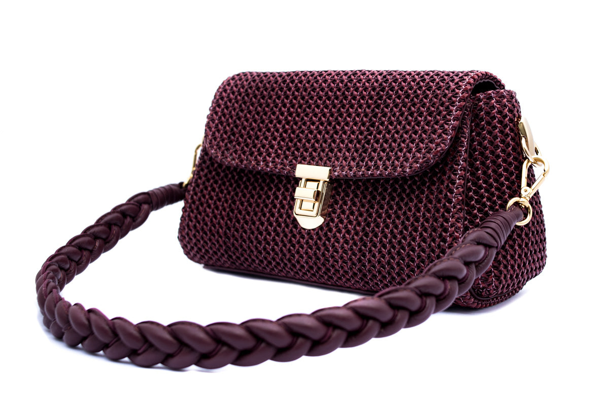 Produto de boutique, Moda de alta qualidade, Luxo contemporâneo, Estilo sofisticado, Elegância feminina, Detalhes artesanais, Designer de moda, Design exclusivo, Couro genuíno, Couro de primeira linha, Bolsa premium, Bolsa feminina de luxo, Bolsa feita à mão, Bolsa de grife, Bolsa de coleção, Bolsa artesanal, Artesanato de alta costura, Acessório de luxo