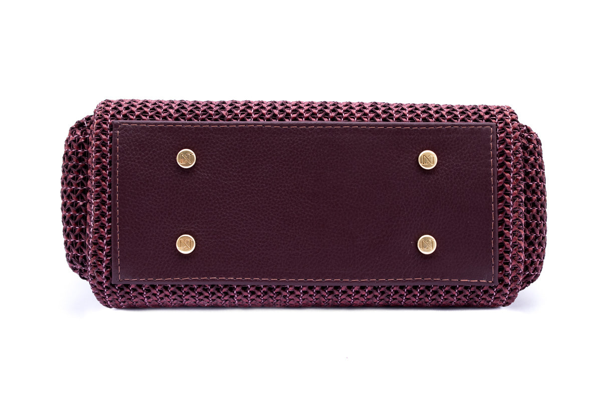 Produto de boutique, Moda de alta qualidade, Luxo contemporâneo, Estilo sofisticado, Elegância feminina, Detalhes artesanais, Designer de moda, Design exclusivo, Couro genuíno, Couro de primeira linha, Bolsa premium, Bolsa feminina de luxo, Bolsa feita à mão, Bolsa de grife, Bolsa de coleção, Bolsa artesanal, Artesanato de alta costura, Acessório de luxo