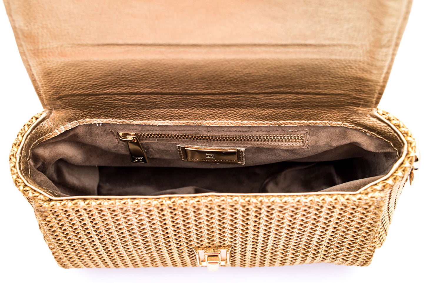 Produto de boutique, Moda de alta qualidade, Luxo contemporâneo, Estilo sofisticado, Elegância feminina, Detalhes artesanais, Designer de moda, Design exclusivo, Couro genuíno, Couro de primeira linha, Bolsa premium, Bolsa feminina de luxo, Bolsa feita à mão, Bolsa de grife, Bolsa de coleção, Bolsa artesanal, Artesanato de alta costura, Acessório de luxo