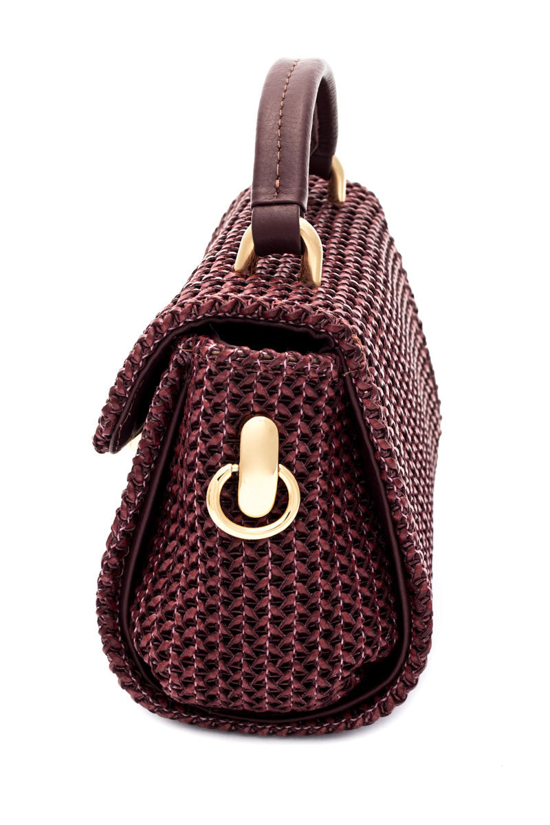 Produto de boutique, Moda de alta qualidade, Luxo contemporâneo, Estilo sofisticado, Elegância feminina, Detalhes artesanais, Designer de moda, Design exclusivo, Couro genuíno, Couro de primeira linha, Bolsa premium, Bolsa feminina de luxo, Bolsa feita à mão, Bolsa de grife, Bolsa de coleção, Bolsa artesanal, Artesanato de alta costura, Acessório de luxo