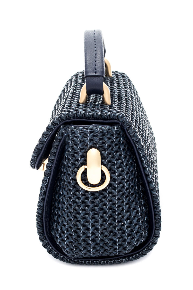 Produto de boutique, Moda de alta qualidade, Luxo contemporâneo, Estilo sofisticado, Elegância feminina, Detalhes artesanais, Designer de moda, Design exclusivo, Couro genuíno, Couro de primeira linha, Bolsa premium, Bolsa feminina de luxo, Bolsa feita à mão, Bolsa de grife, Bolsa de coleção, Bolsa artesanal, Artesanato de alta costura, Acessório de luxo