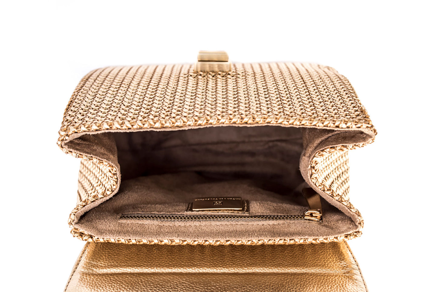 Produto de boutique, Moda de alta qualidade, Luxo contemporâneo, Estilo sofisticado, Elegância feminina, Detalhes artesanais, Designer de moda, Design exclusivo, Couro genuíno, Couro de primeira linha, Bolsa premium, Bolsa feminina de luxo, Bolsa feita à mão, Bolsa de grife, Bolsa de coleção, Bolsa artesanal, Artesanato de alta costura, Acessório de luxo