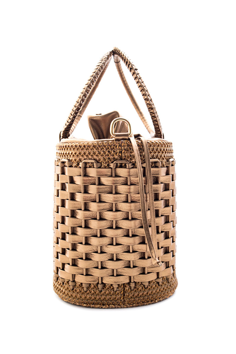 Toque personalizado, Produto de boutique, Moda de alta qualidade, Luxo contemporâneo, Estilo sofisticado, Elegância feminina, Detalhes artesanais, Designer de moda, Design exclusivo, Couro genuíno, Couro de primeira linha, Bolsa premium, Bolsa feminina de luxo, Bolsa feita à mão, Bolsa de grife, Bolsa de coleção, Bolsa artesanal, Artesanato de alta costura, Acessório de luxo