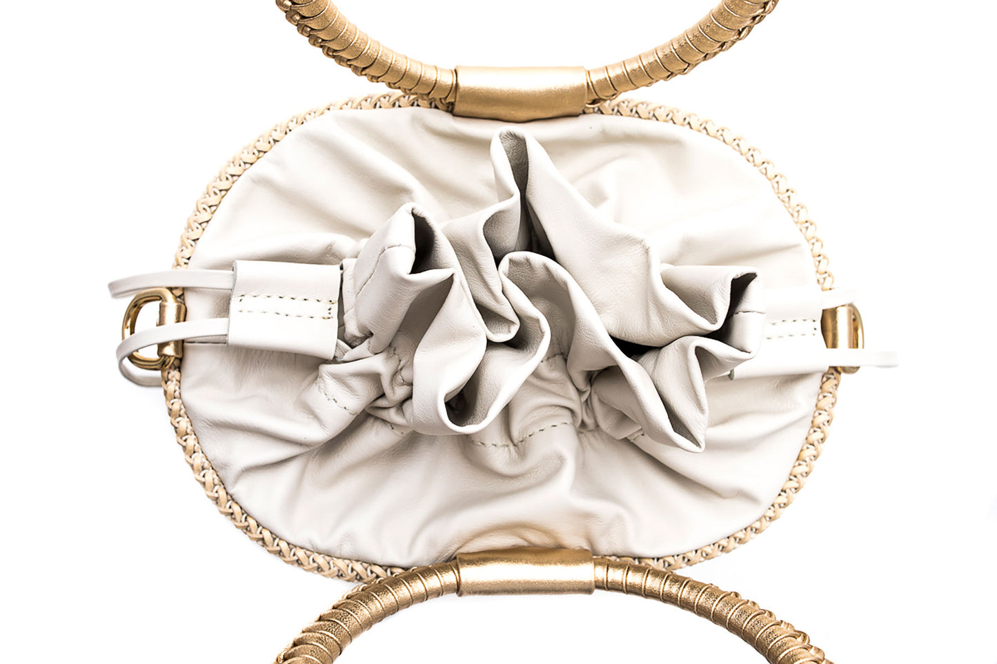 Toque personalizado, Produto de boutique, Moda de alta qualidade, Luxo contemporâneo, Estilo sofisticado, Elegância feminina, Detalhes artesanais, Designer de moda, Design exclusivo, Couro genuíno, Couro de primeira linha, Bolsa premium, Bolsa feminina de luxo, Bolsa feita à mão, Bolsa de grife, Bolsa de coleção, Bolsa artesanal, Artesanato de alta costura, Acessório de luxo