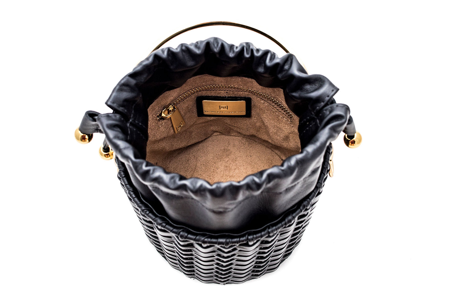 Toque personalizado, Produto de boutique, Moda de alta qualidade, Luxo contemporâneo, Estilo sofisticado, Elegância feminina, Detalhes artesanais, Designer de moda, Design exclusivo, Couro genuíno, Couro de primeira linha, Bolsa premium, Bolsa feminina de luxo, Bolsa feita à mão, Bolsa de grife, Bolsa de coleção, Bolsa artesanal, Artesanato de alta costura, Acessório de luxo