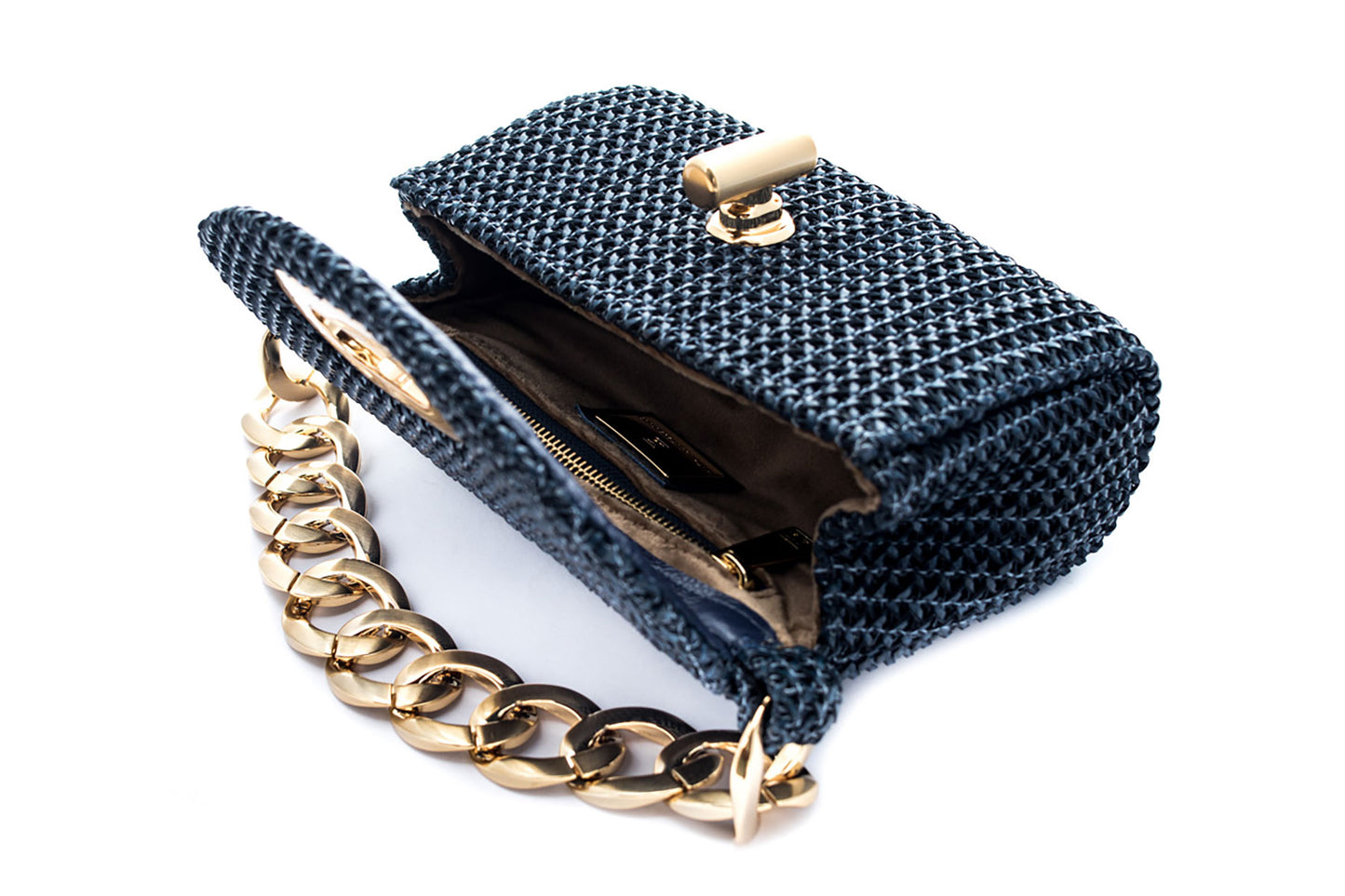 Toque personalizado, Produto de boutique, Moda de alta qualidade, Luxo contemporâneo, Estilo sofisticado, Elegância feminina, Detalhes artesanais, Designer de moda, Design exclusivo, Couro genuíno, Couro de primeira linha, Bolsa premium, Bolsa feminina de luxo, Bolsa feita à mão, Bolsa de grife, Bolsa de coleção, Bolsa artesanal, Artesanato de alta costura, Acessório de luxo