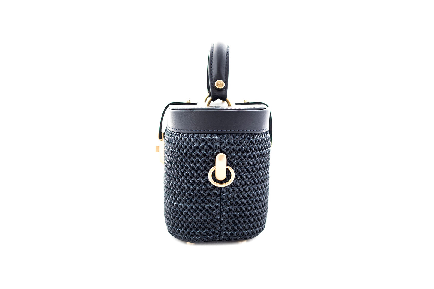 Toque personalizado, Produto de boutique, Moda de alta qualidade, Luxo contemporâneo, Estilo sofisticado, Elegância feminina, Detalhes artesanais, Designer de moda, Design exclusivo, Couro genuíno, Couro de primeira linha, Bolsa premium, Bolsa feminina de luxo, Bolsa feita à mão, Bolsa de grife, Bolsa de coleção, Bolsa artesanal, Artesanato de alta costura, Acessório de luxo