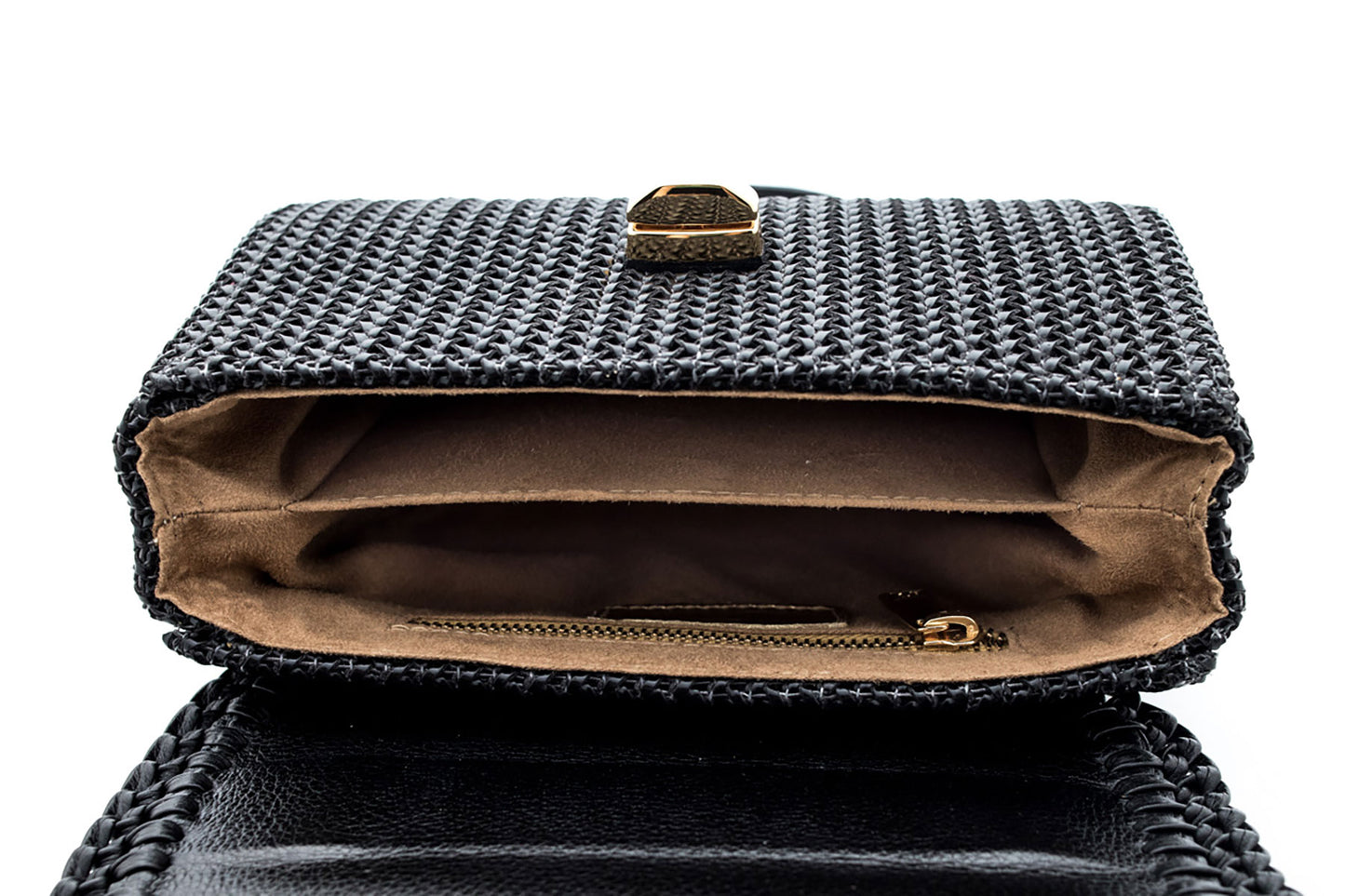 Produto de boutique, Moda de alta qualidade, Luxo contemporâneo, Estilo sofisticado, Elegância feminina, Detalhes artesanais, Designer de moda, Design exclusivo, Couro genuíno, Couro de primeira linha, Bolsa premium, Bolsa feminina de luxo, Bolsa feita à mão, Bolsa de grife, Bolsa de coleção, Bolsa artesanal, Artesanato de alta costura, Acessório de luxo