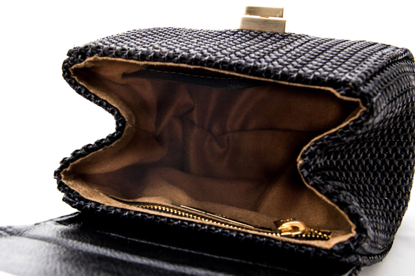 Toque personalizado, Produto de boutique, Moda de alta qualidade, Luxo contemporâneo, Estilo sofisticado, Elegância feminina, Detalhes artesanais, Designer de moda, Design exclusivo, Couro genuíno, Couro de primeira linha, Bolsa premium, Bolsa feminina de luxo, Bolsa feita à mão, Bolsa de grife, Bolsa de coleção, Bolsa artesanal, Artesanato de alta costura, Acessório de luxo