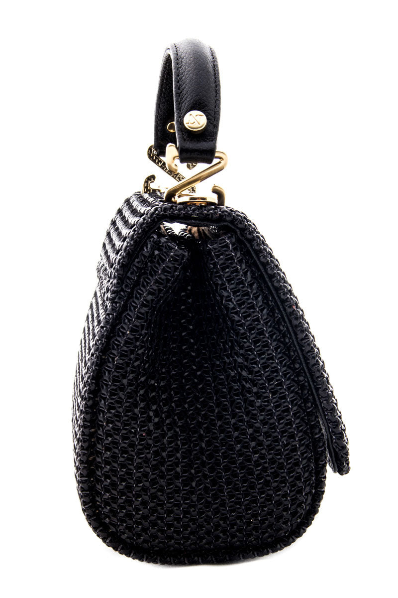 Toque personalizado, Produto de boutique, Moda de alta qualidade, Luxo contemporâneo, Estilo sofisticado, Elegância feminina, Detalhes artesanais, Designer de moda, Design exclusivo, Couro genuíno, Couro de primeira linha, Bolsa premium, Bolsa feminina de luxo, Bolsa feita à mão, Bolsa de grife, Bolsa de coleção, Bolsa artesanal, Artesanato de alta costura, Acessório de luxo