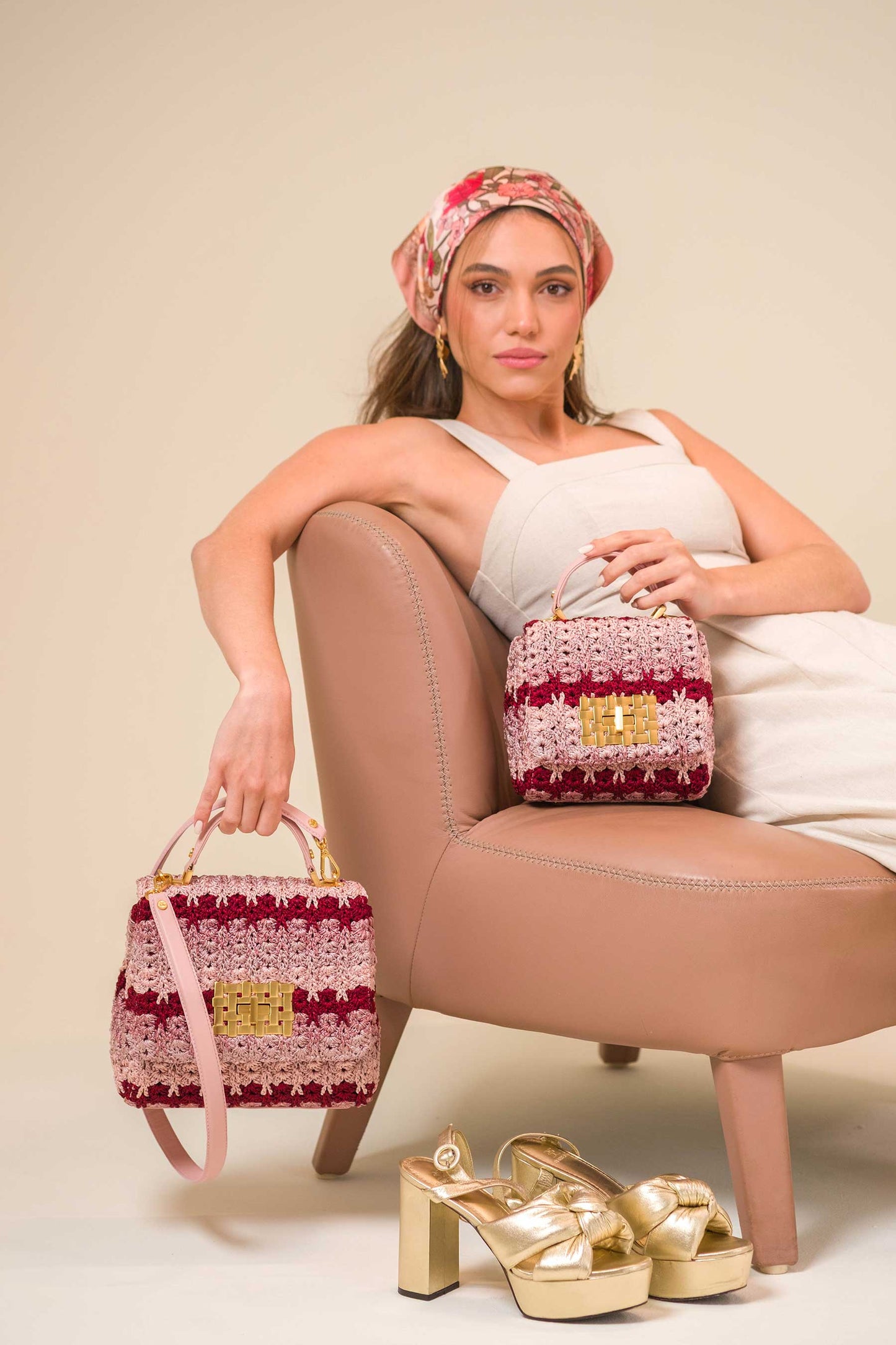 Bolsa Fabiana Mini Crochê Rosa Bebê c/ Bordô