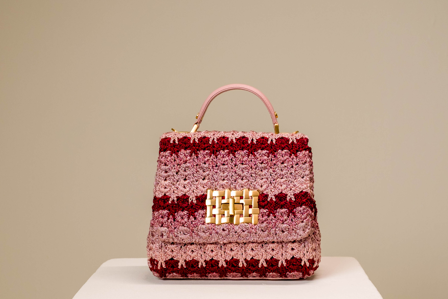 Bolsa Fabiana Crochê Rosa Bebê c/ Bordô