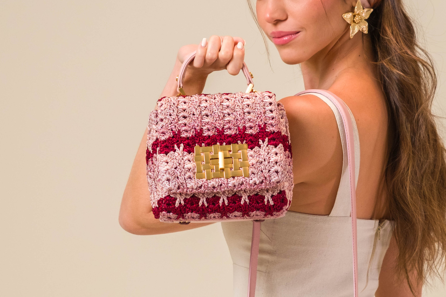 Bolsa Fabiana Mini Crochê Rosa Bebê c/ Bordô