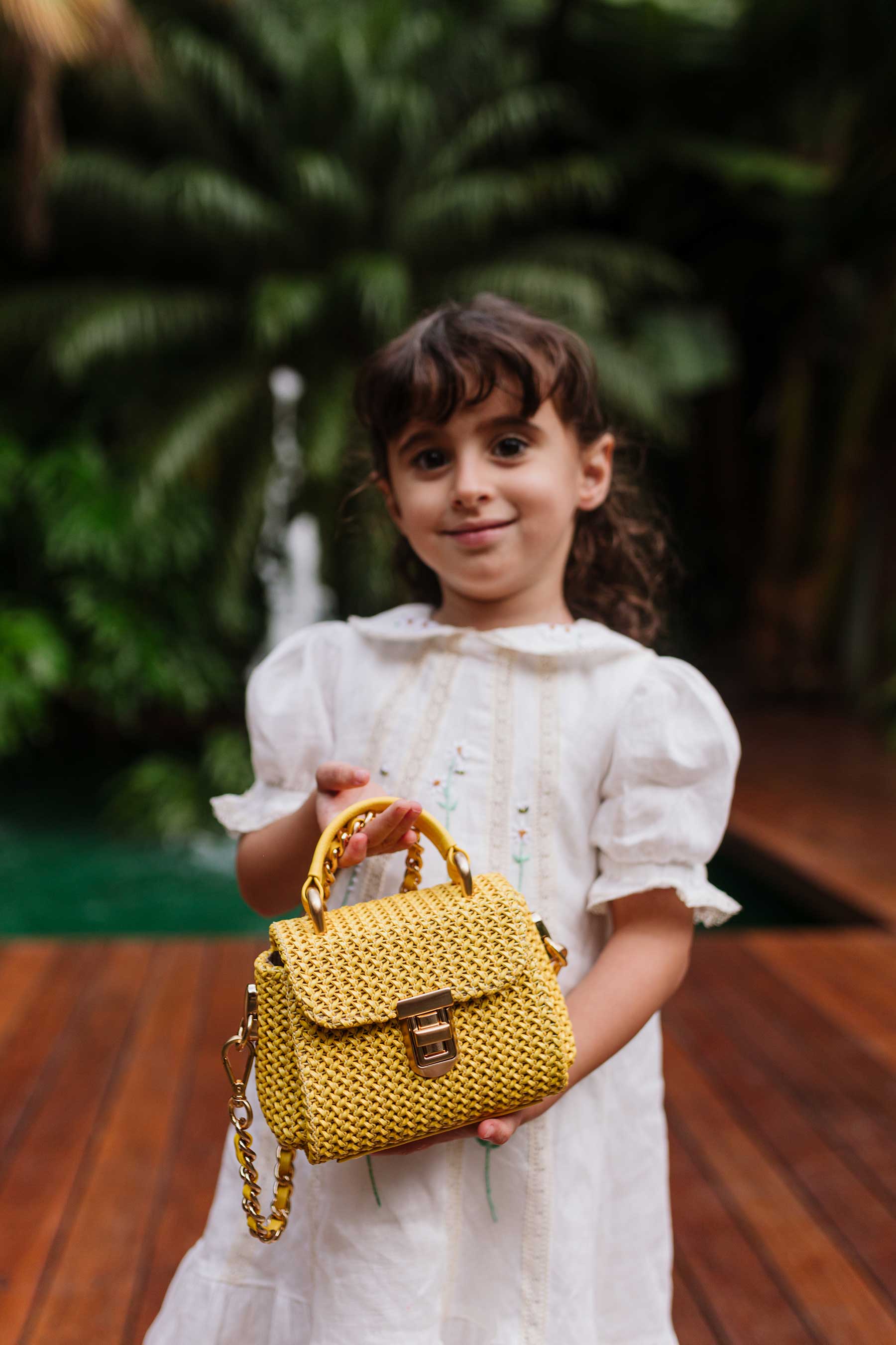 Produto de boutique, Moda de alta qualidade, Luxo contemporâneo, Estilo sofisticado, Elegância feminina, Detalhes artesanais, Designer de moda, Design exclusivo, Couro genuíno, Couro de primeira linha, Bolsa premium, Bolsa feminina de luxo, Bolsa feita à mão, Bolsa de grife, Bolsa de coleção, Bolsa artesanal, Artesanato de alta costura, Acessório de luxo