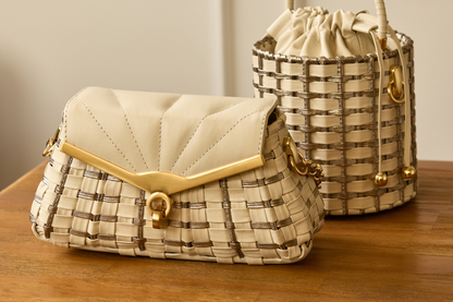 Bolsa Anna Elisa Mini Off White c/ Prata Envelhecida