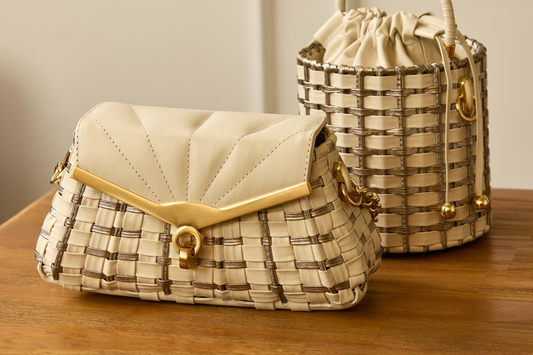 Bolsa Anna Elisa Mini Off White c/ Prata Envelhecida