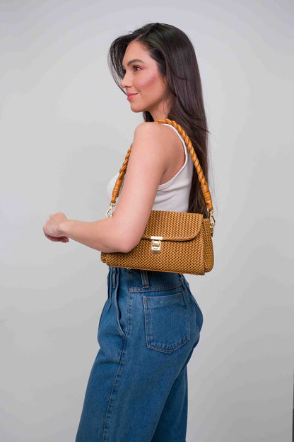 Produto de boutique, Moda de alta qualidade, Luxo contemporâneo, Estilo sofisticado, Elegância feminina, Detalhes artesanais, Designer de moda, Design exclusivo, Couro genuíno, Couro de primeira linha, Bolsa premium, Bolsa feminina de luxo, Bolsa feita à mão, Bolsa de grife, Bolsa de coleção, Bolsa artesanal, Artesanato de alta costura, Acessório de luxo