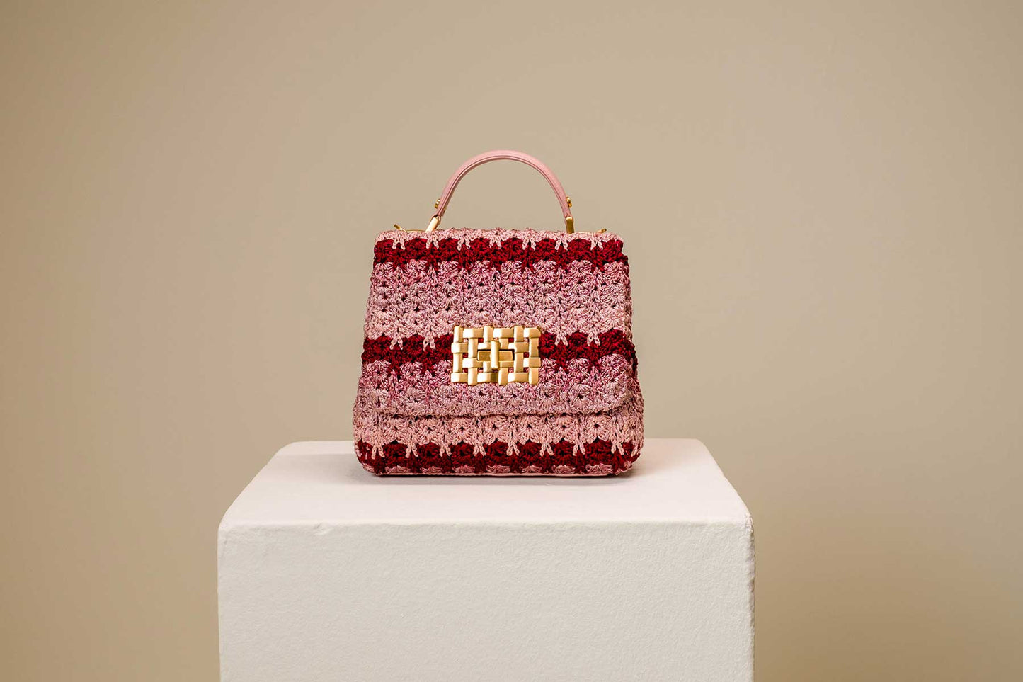 Bolsa Fabiana Crochê Rosa Bebê c/ Bordô