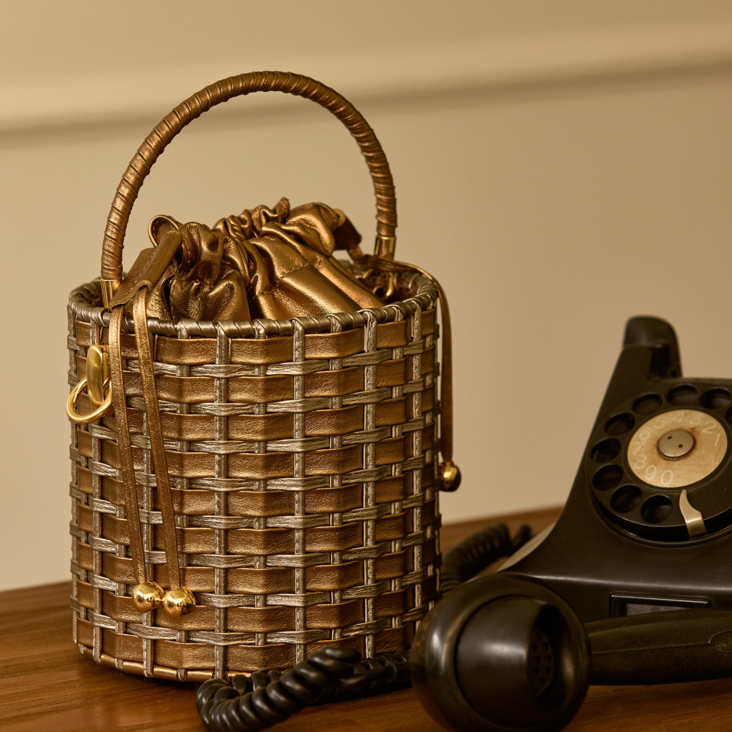 Bolsa Lucila Bronze c/ Prata Envelhecida