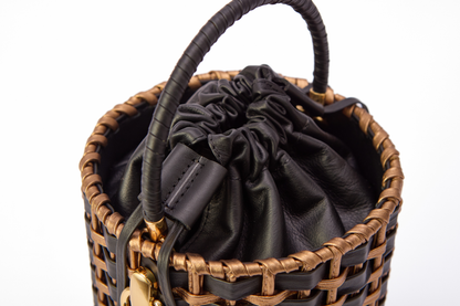 Bolsa Lucila Preta c/ Bronze