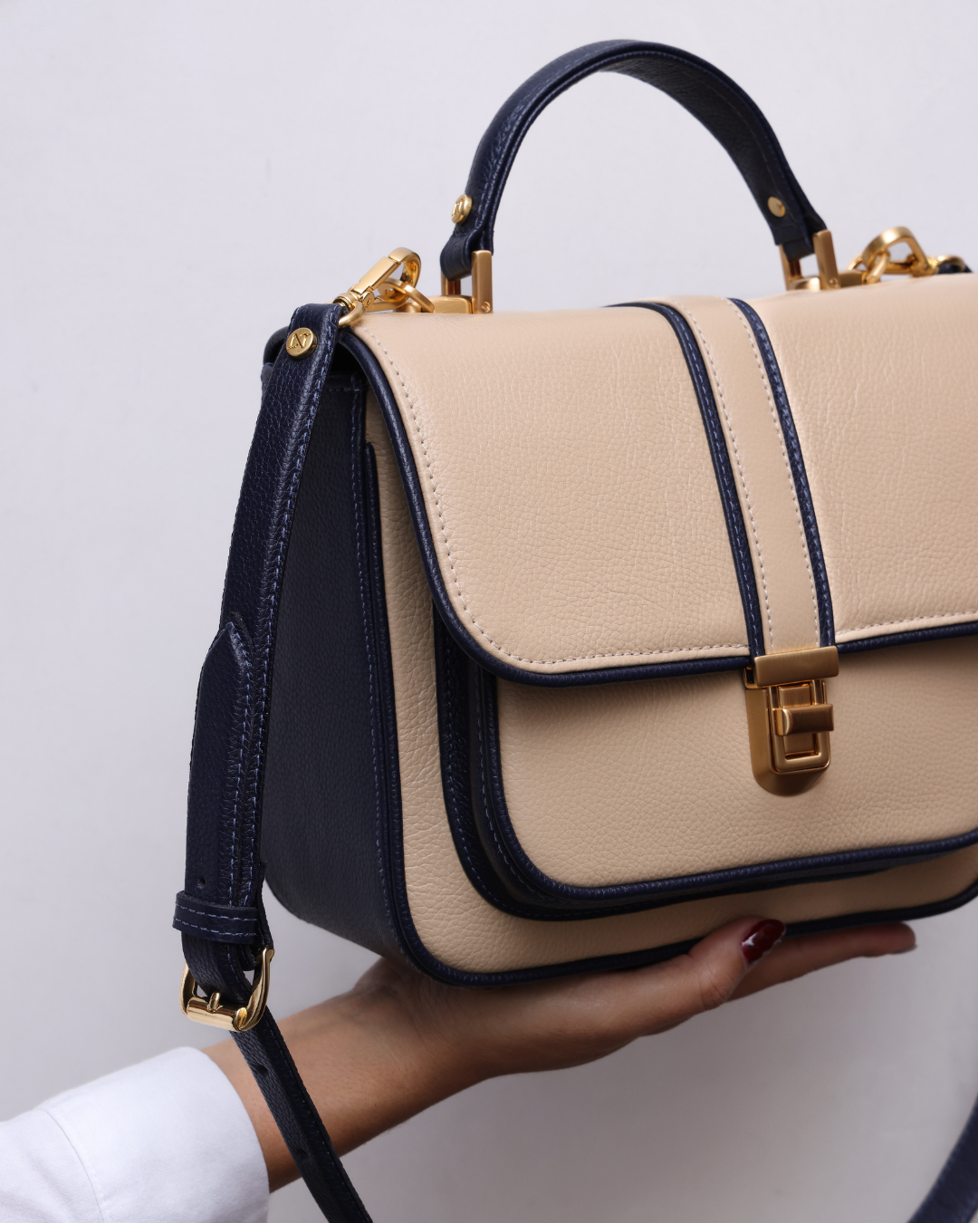 Bolsa Soraia Mini Creme c/ Azul Marinho