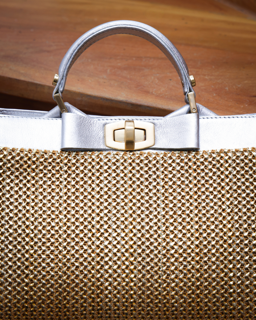 Bolsa Lia Dourado c/ Prata