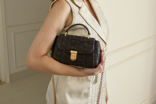 Bolsa Cora Mini Ráfia Natural Preta