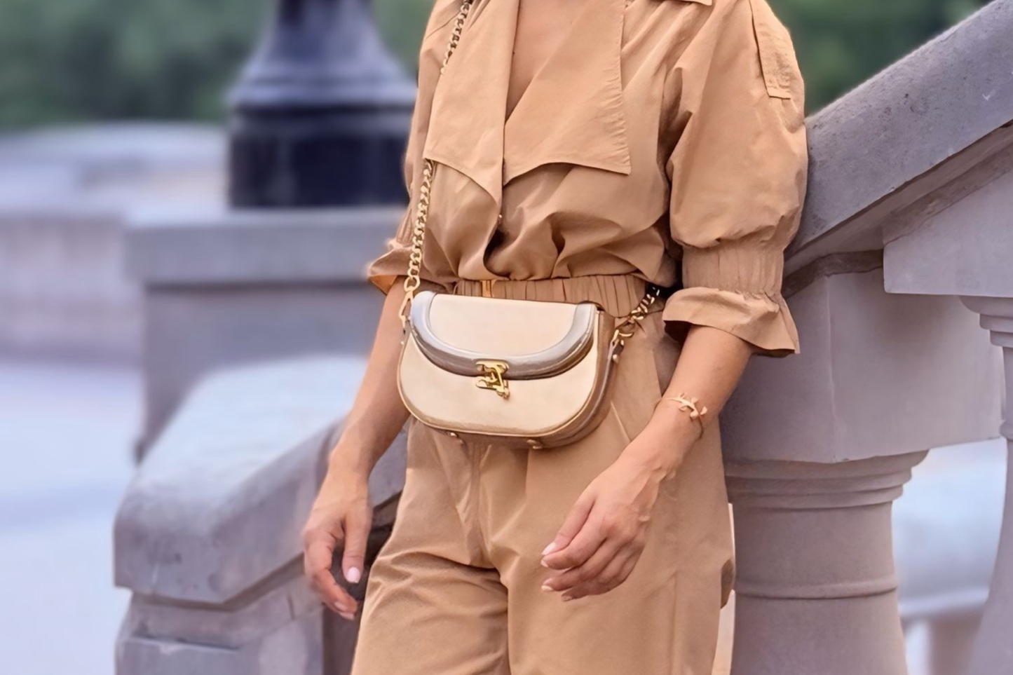 Bolsa Silvia Pochete Dourada c/ Prata Velho